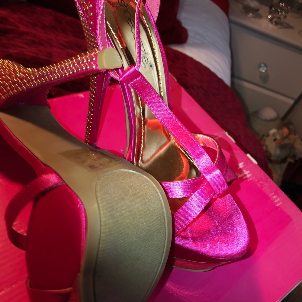 Pink and gold platform heels.
